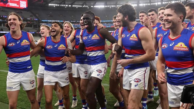 Bulldogs, Demons sweat on injuries after MCG thriller