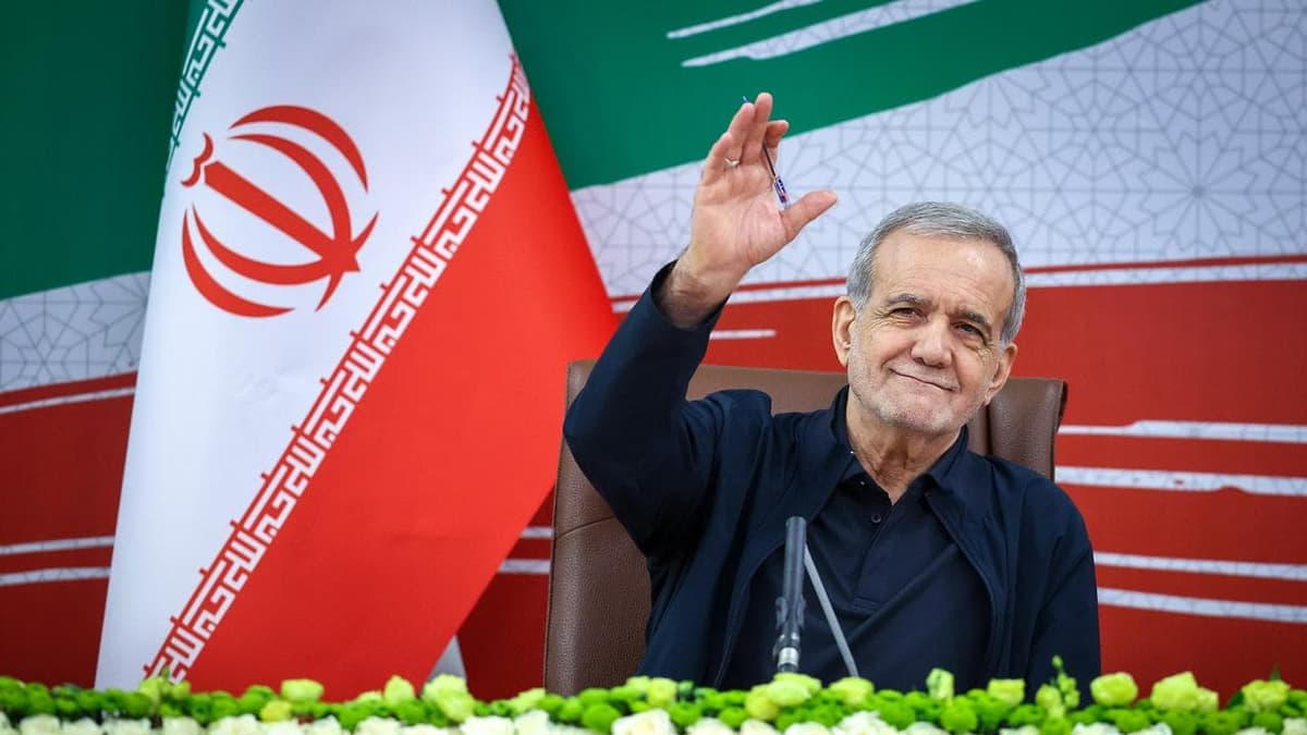 Better to end the war now, Iranian president says