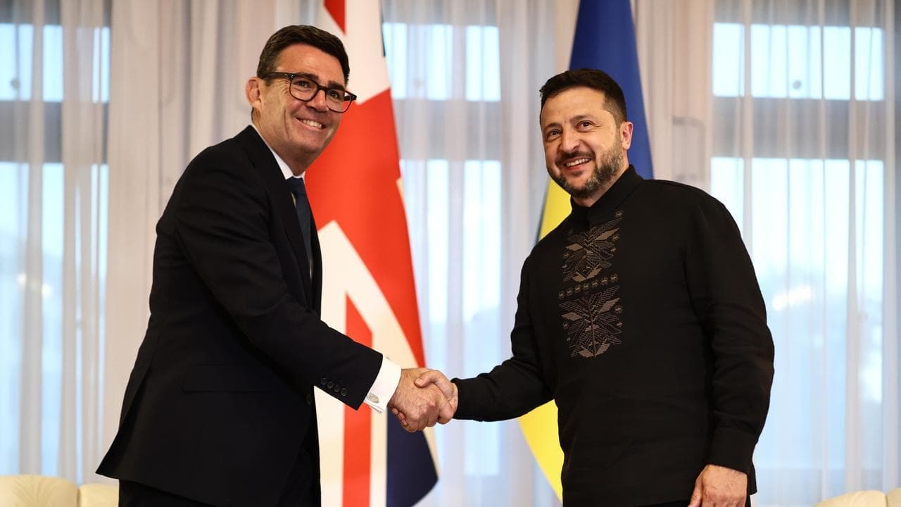 UK, France pledge support on Ukraine's Independence Day