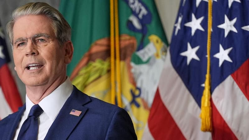 US threatens countries doing business with Iran