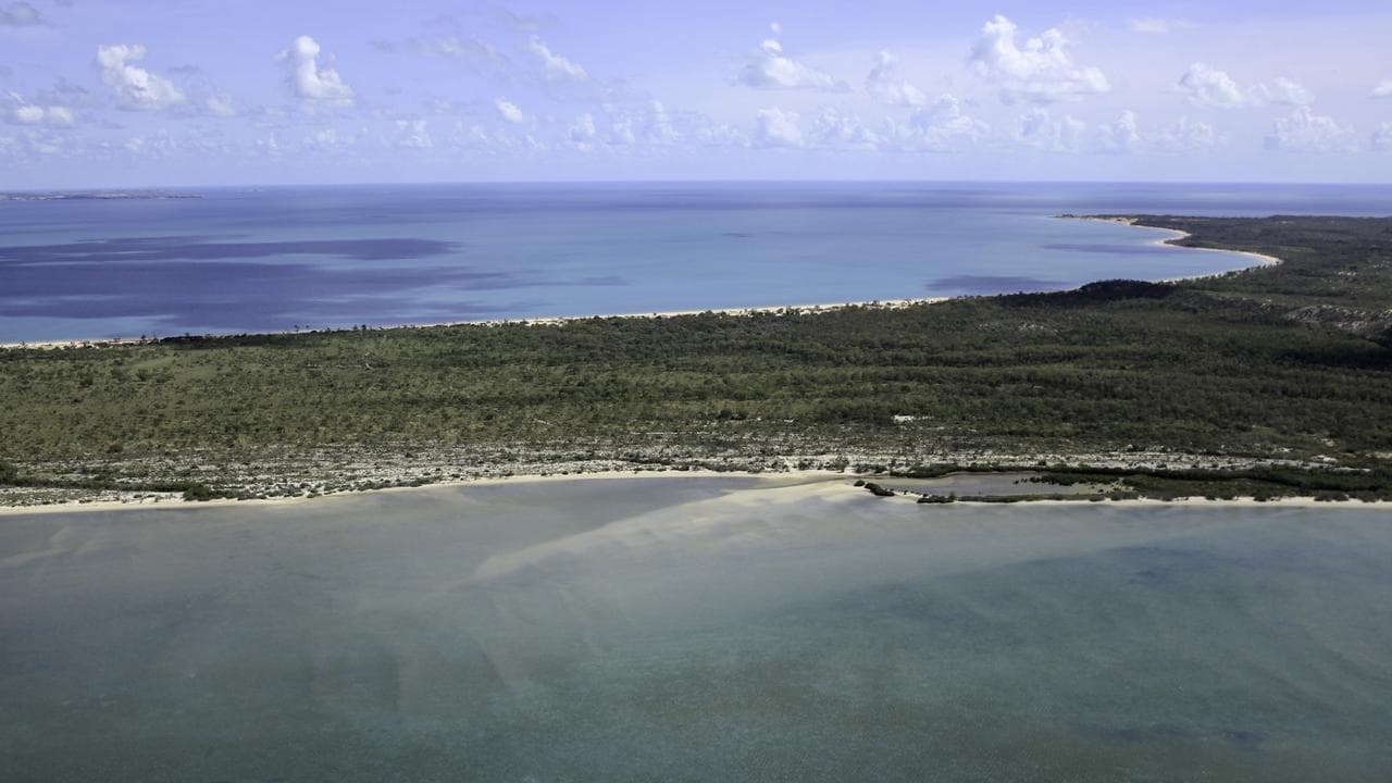 Search for light plane seen crashing into the sea