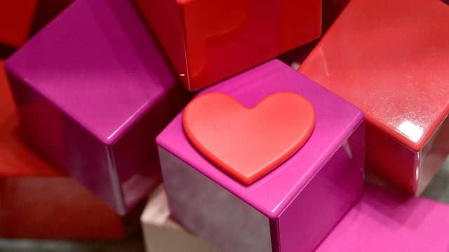 Online dating site found to be cheating on Australians