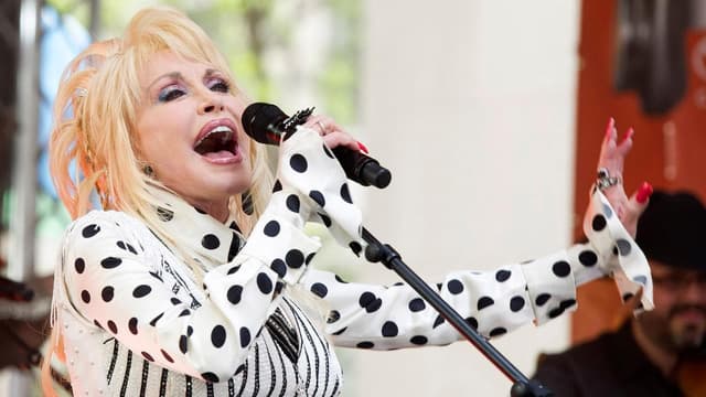 'Irreplaceable': tributes after Dolly Parton dies at 80