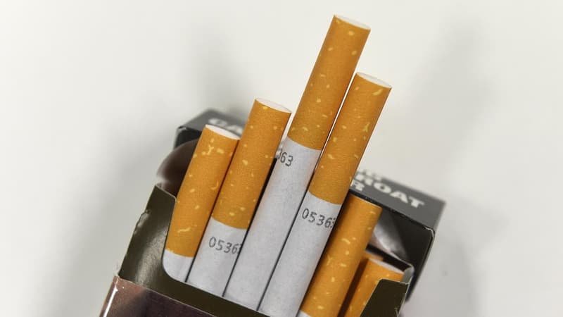Call for tobacco tax to be cut as crims control market