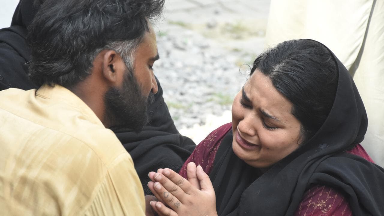 At least 14 newborns die in Pakistan hospital fire