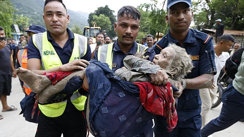 Hundreds missing after deadly flood on Nepal border