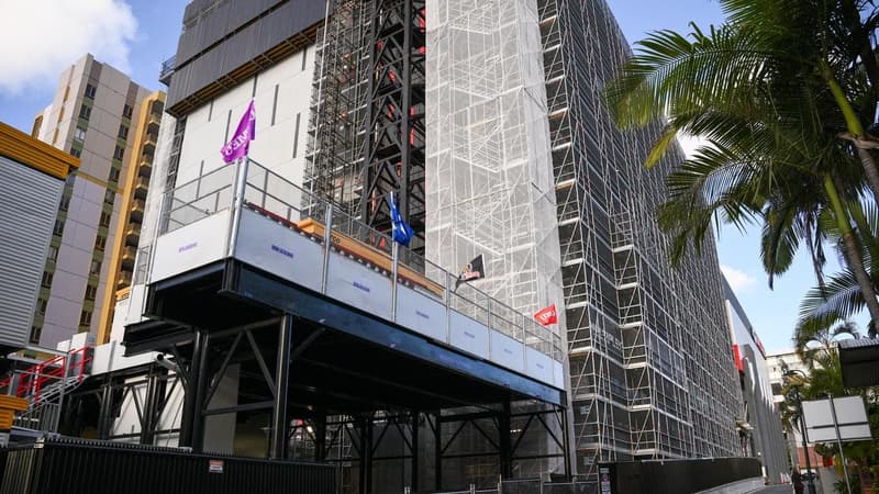 Premier plays down data centre impact on power prices
