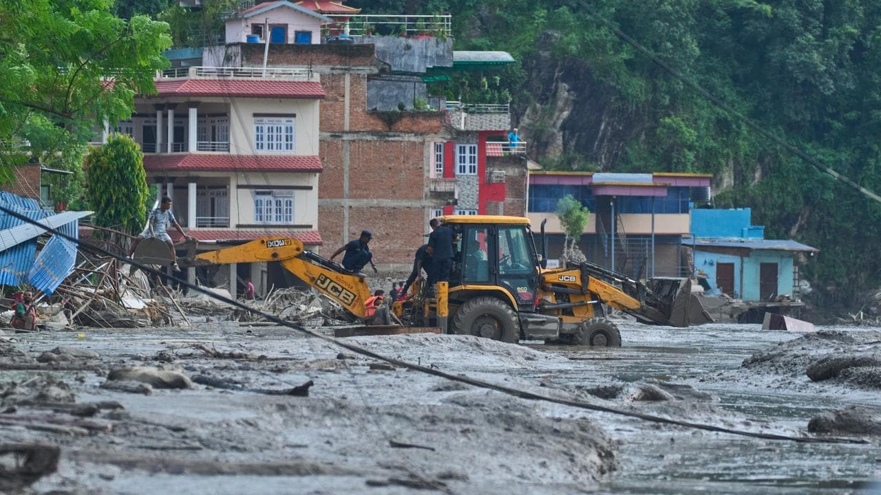 Fears for 'lovely' Australians missing in Nepal flood