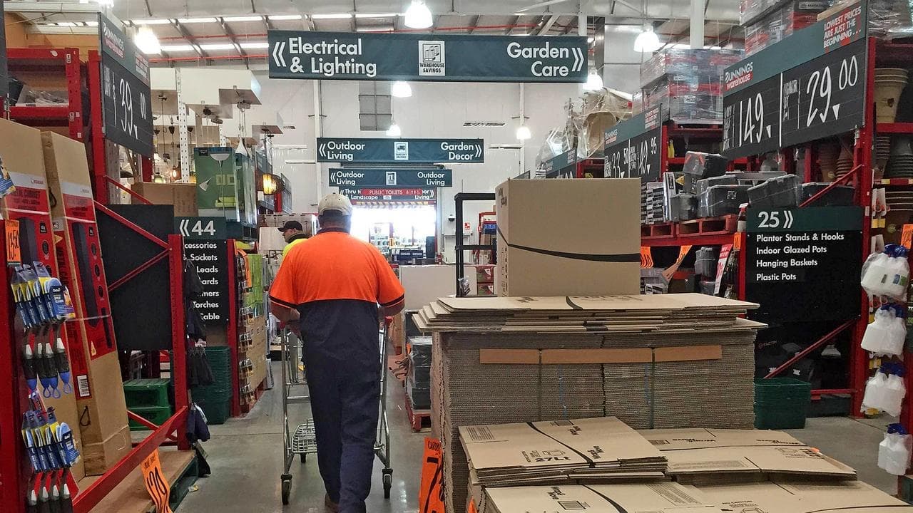 Drier July helps lift Bunnings sales as DIY rules