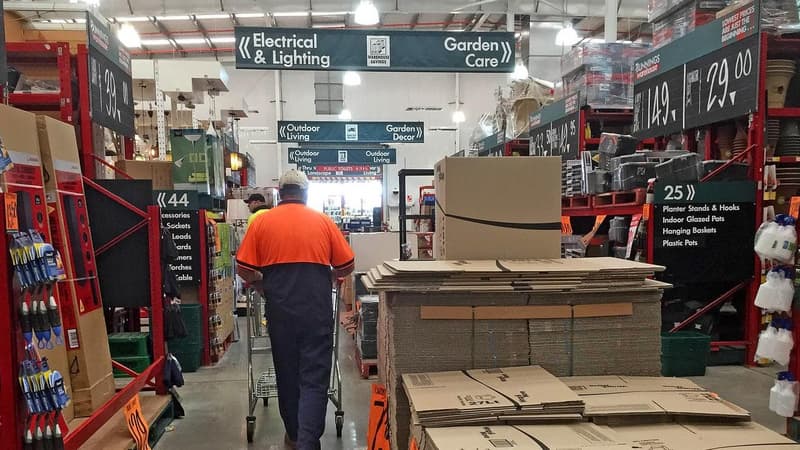 Drier July helps lift Bunnings sales as DIY rules
