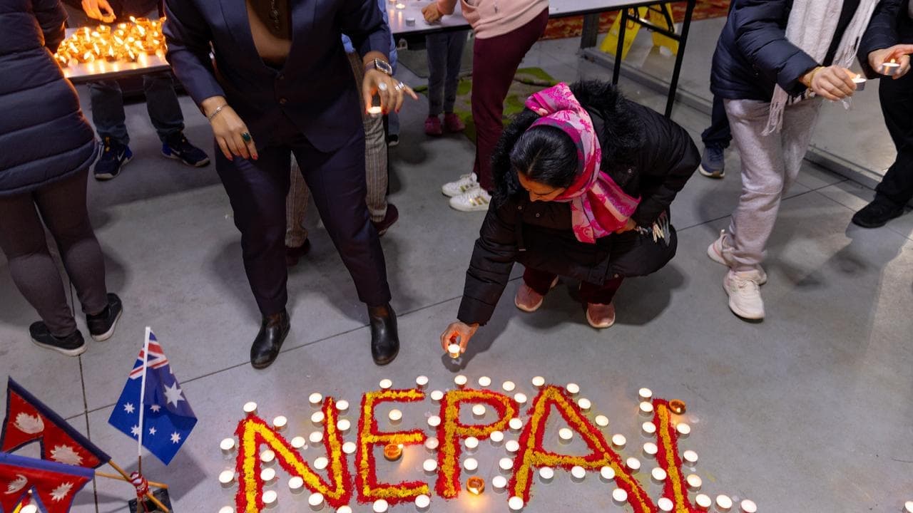 Loved ones pray for miracle as flood aid trickles in