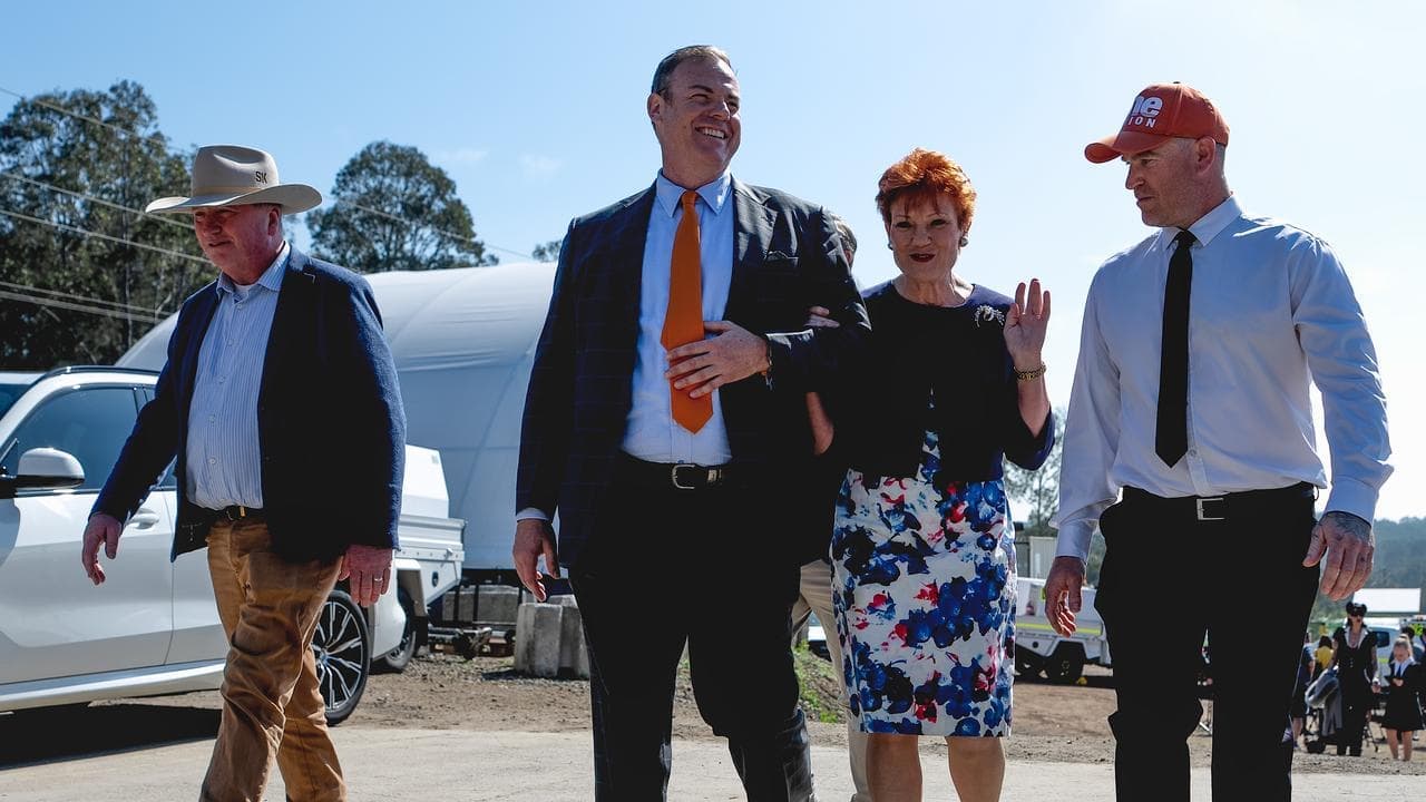 Hanson tells star candidate to stop speaking Japanese