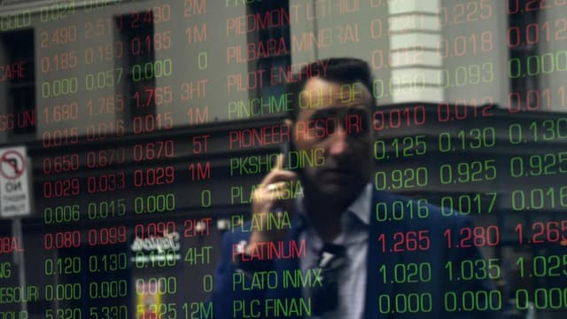 Aussie shares end week higher on decent final session