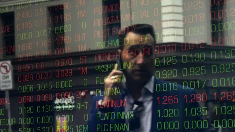 Aussie shares end week higher on decent final session