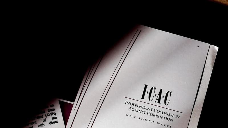 Power-broker's wife grilled over disappearing messages