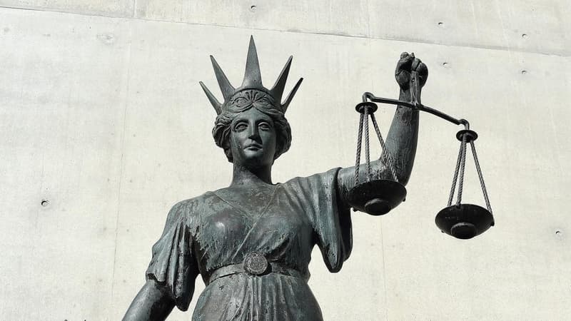 Boys bailed after text invite to join alleged gang rape
