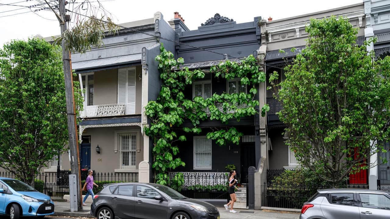 Buyers' market as housing prices continue downturn