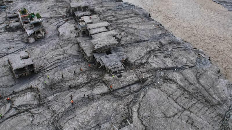 About 500 feared stuck in hydropower tunnels in Nepal