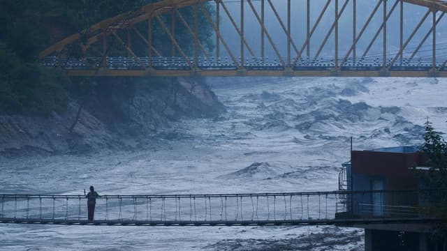 Nepal death toll from catastrophic flooding passes 1000