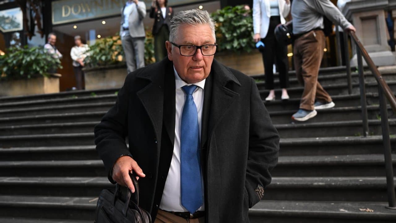 ‘Bury him’: Hadley’s explosive texts about rival Jones