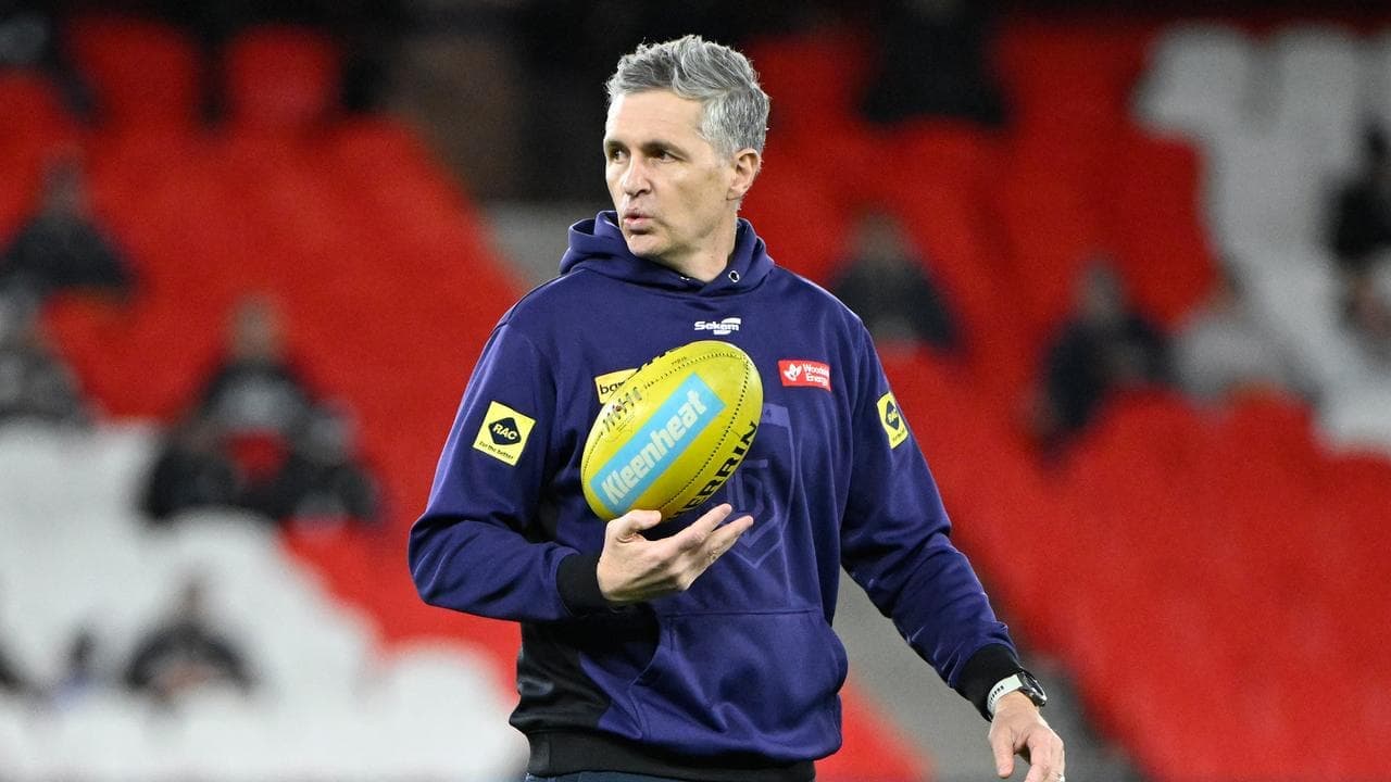 Flagmantle frenzy grows as Dockers brace for Hawks