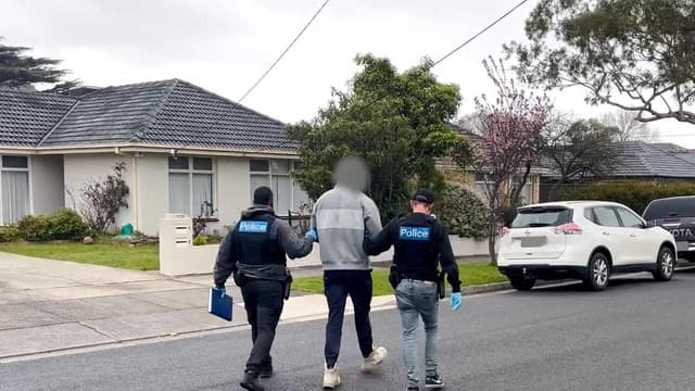 CFMEU delegate charged with dealing drugs at work sites