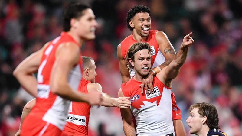 Swans 'separate person from problem' amid finals crisis