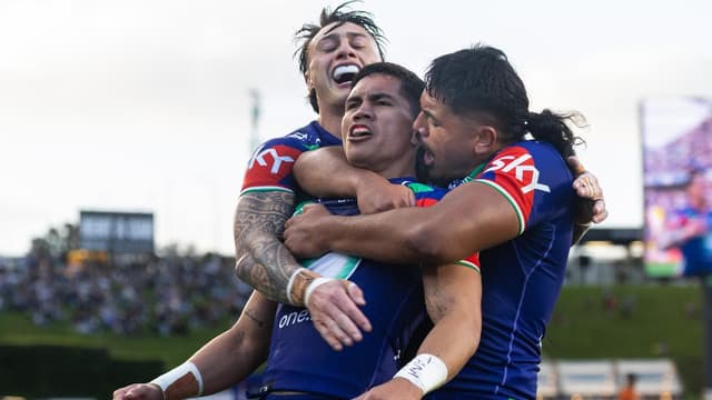 Warriors edge Manly amid NRL minor premiership fight