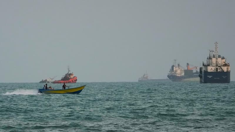 US, Iranian forces fire at vessels in waters near Iran