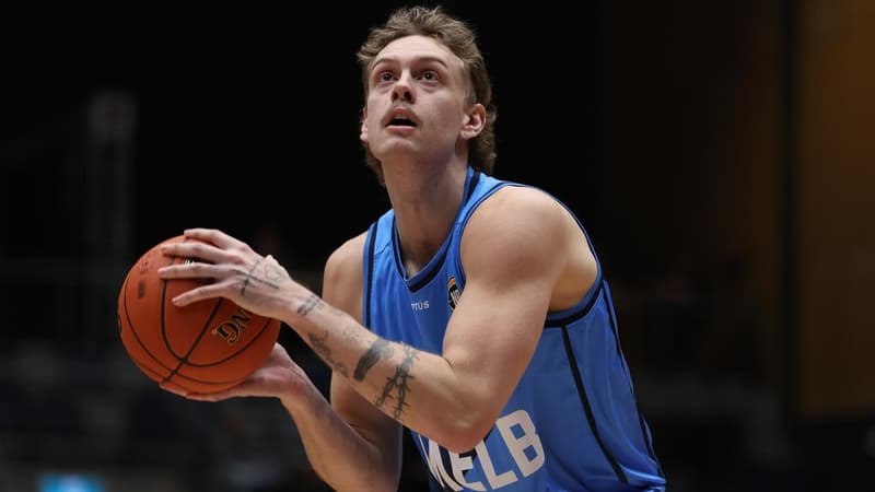 Re-United Travers stars as Melbourne blitz NBL rivals