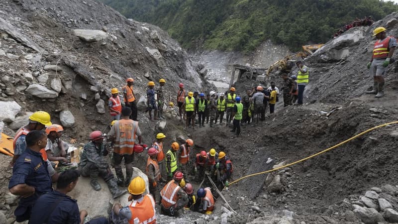 Nepal rescue focuses on workers trapped in tunnels