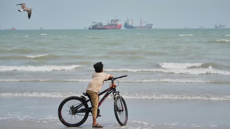 Strait of Hormuz shipping attacks fuel oil supply fears