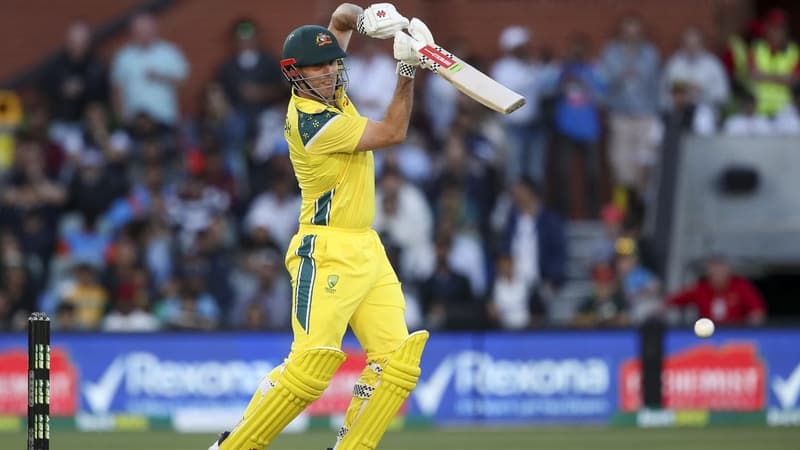 Australia bats first against Zimbabwe in first ODI