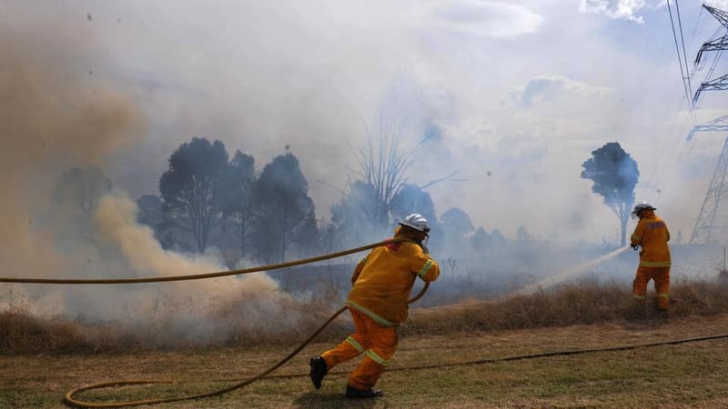 Emergency warning as bushfire threatens homes and lives
