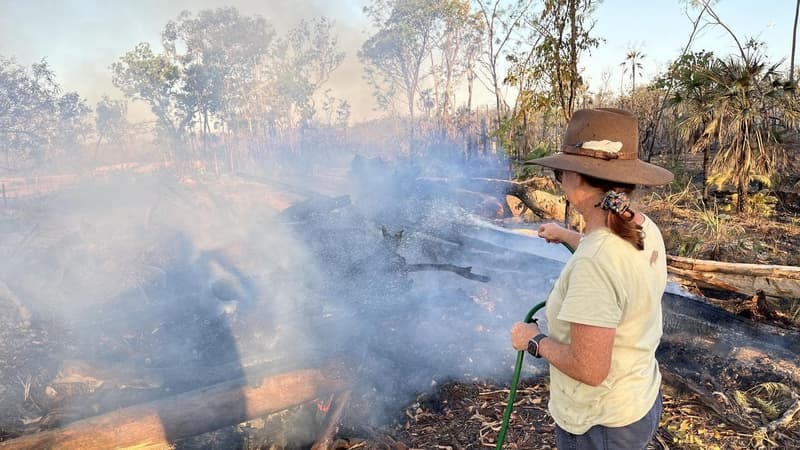 Residents urged to be vigilant as bushfire still burns