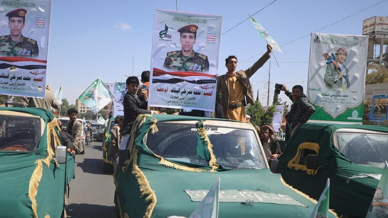 Saudis pound Yemen as Houthis solidify gains