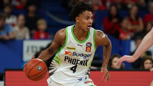 Phoenix thump Wildcats on NBL's opening night