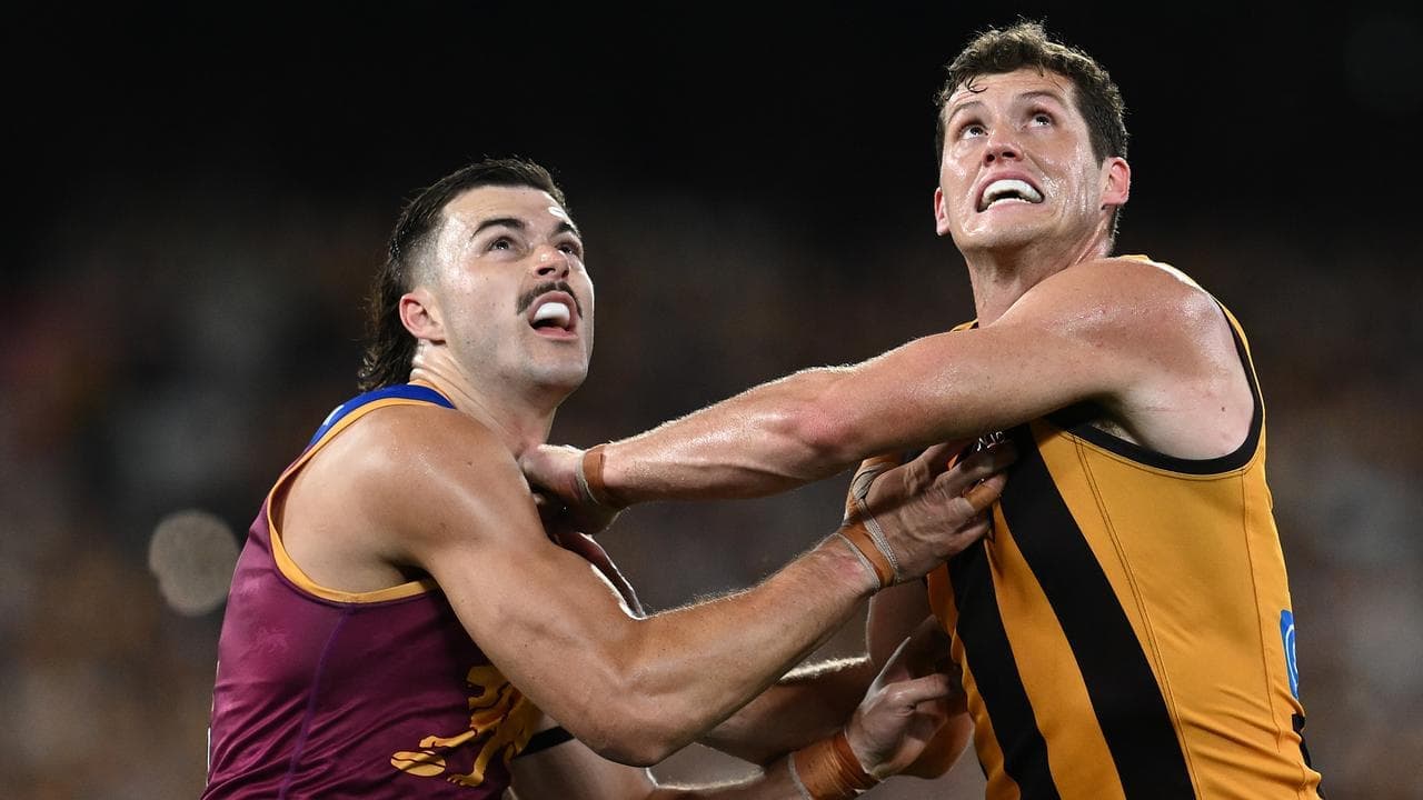 'Bonkers': Lions, Hawks produce all-time AFL classic