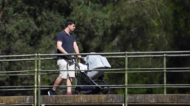 Dad support crucial in calls for parental leave changes