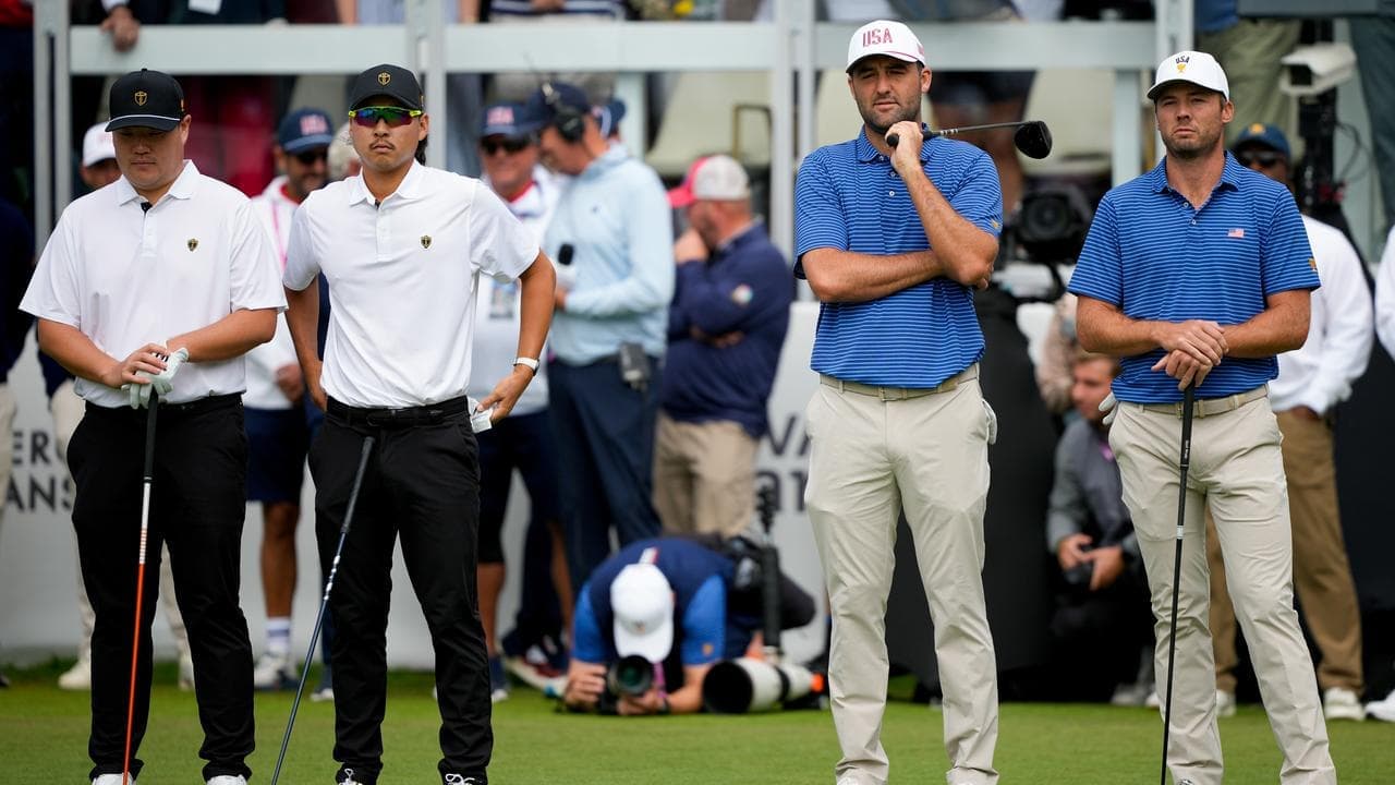 Aussies slip-up as US take early Presidents Cup lead