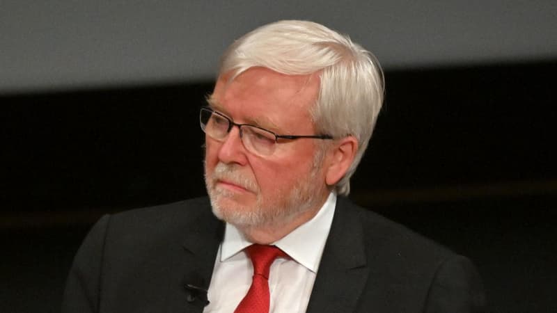 'They're all pushing for it': ex-PM's social ban praise