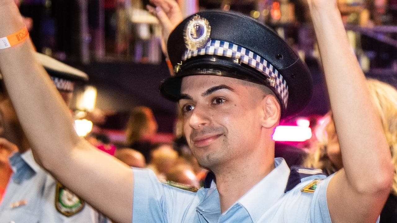 Accused killer cop faked cancer, arm amputation: friend
