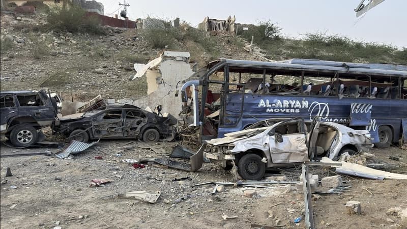 Afghan claims 28 killed, 32 captured at Pakistan border