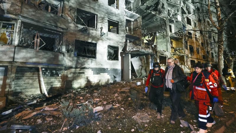 Russia pounds civilian areas as Ukraine claims advances