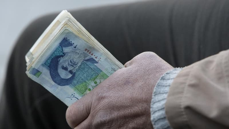 Iran's currency hits new low, US talks 'more serious'