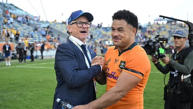 Kiss irked over Paisami suspension, coy on replacement