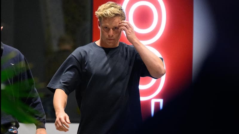 Banned and crowned: Heeney wins Swans' best and fairest