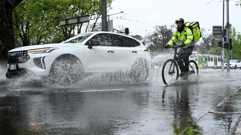 Soggy weekend expected with driving rain across states