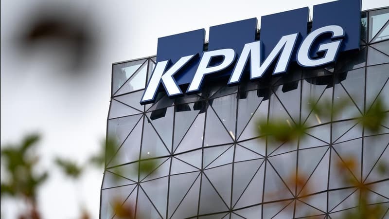 Big bank dumps scandal-hit audit firm after 57 years