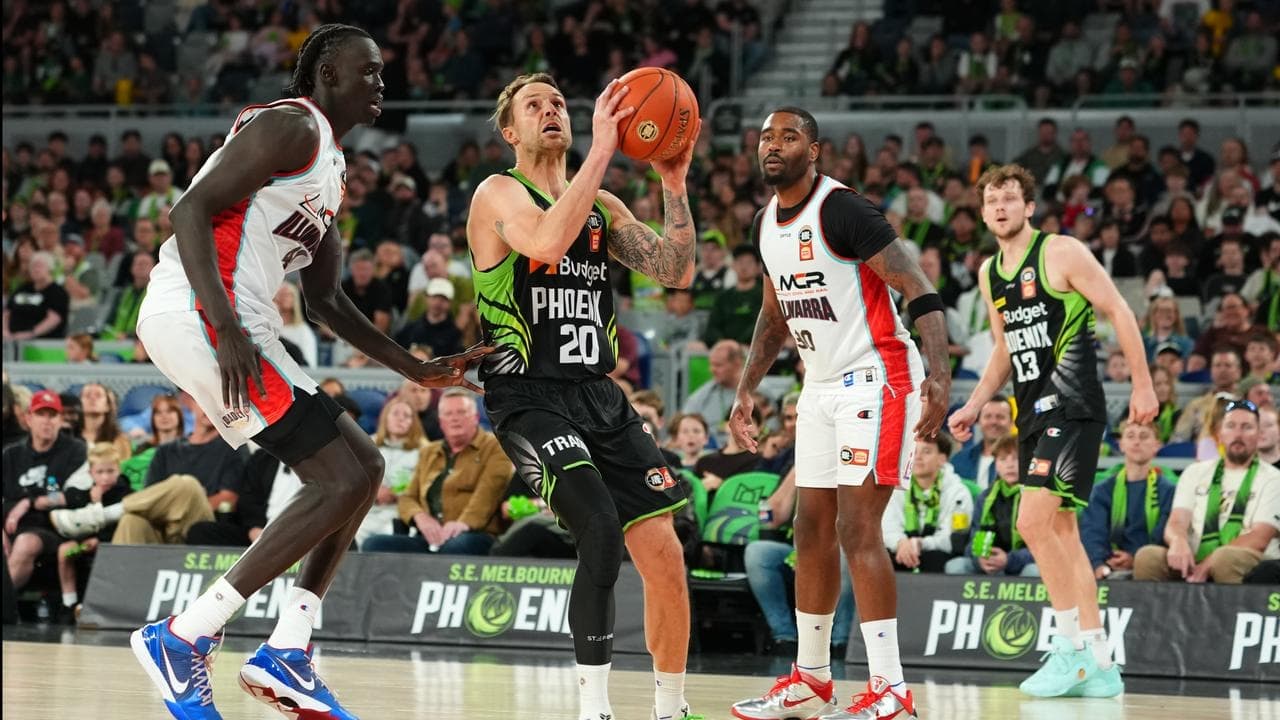 Phoenix end slump with NBL trouncing of Illawarra